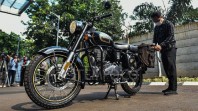 Setelah Royal Enfield, KPK Menyita Mobil Mercedes Benz Milik Ridwan Kamil