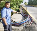 Janji Tinggal Janji! Kabel Semrawut di Jembatan Siak 1, Gubernur Riau dan Dinas PUPR Dinilai Hanya Omon-omon