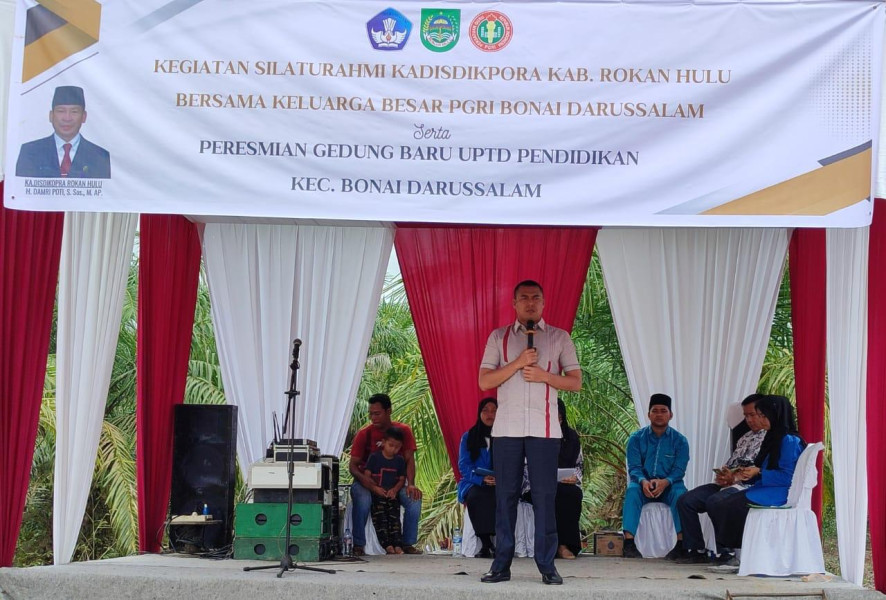 Kadis pendidikan rohul Apresiasi zulfahrianto Kades Sontang Bangun gedung uptd pendidikan kecamatan bonai darusalam Gunakan Dana Pribadi