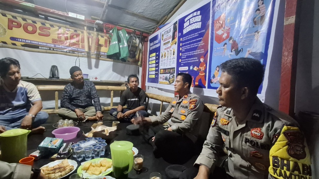 Kapolsek Minas Tinjau Pos Satkamling Prima di Kelurahan Minas Jaya