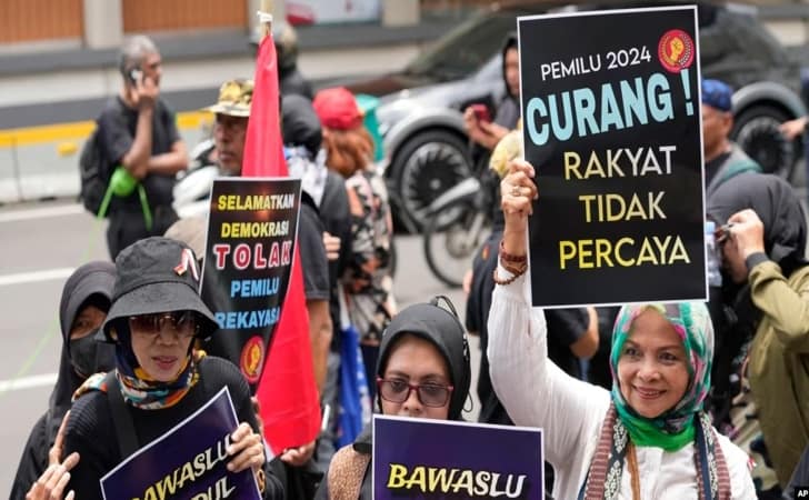 Dipelopori Kakek Prabowo, Kini Ganjar Dorong DPR Gunakan Hak Angket Lagi