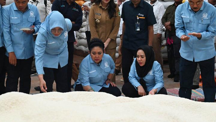 Komisi IV DPR Temukan 1.200 Ton Beras Tertimbun Setahun hingga Berubah Warna
