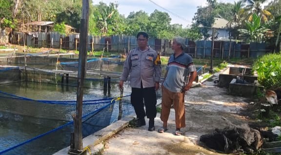 Polsek Pasir Penyu Dukung Ketahanan Pangan Nasional Lewat Budidaya Kolam Ikan di Air Molek I