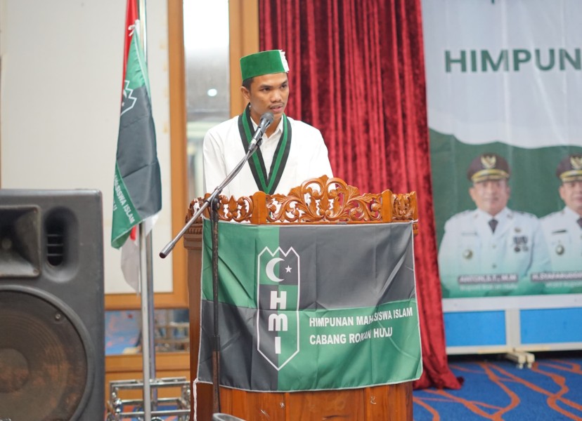 PELANTIKAN PENGURUS HMI CABANG ROKAN HULU PERIODE 2025–2026 BERLANGSUNG KHIDMAT