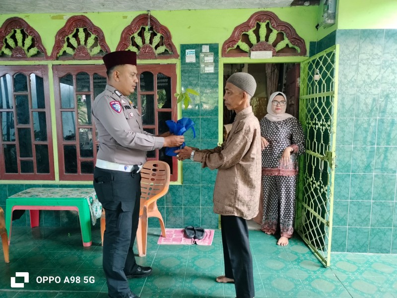 Moment Idulfitri 1447 H, Polsek Minas Gelar Halal Bihalal Sambil Edukasi Green Policing Ke Rumah-rumah Warga