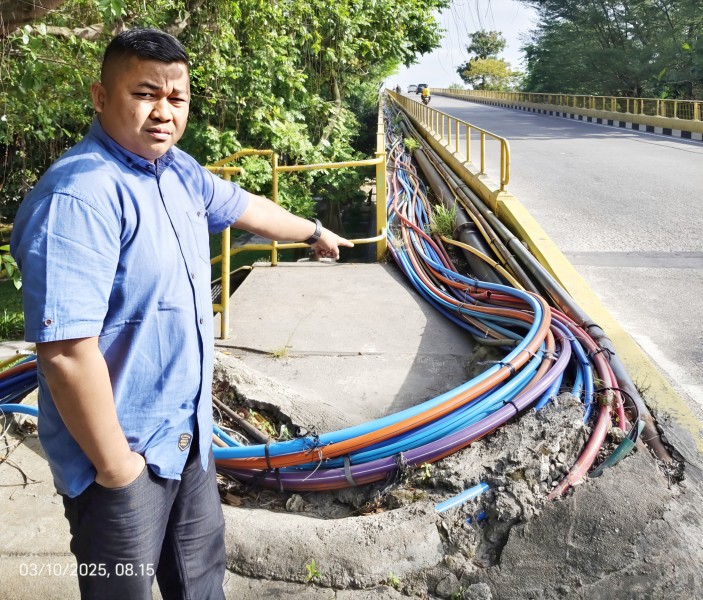 Janji Tinggal Janji! Kabel Semrawut di Jembatan Siak 1, Gubernur Riau dan Dinas PUPR Dinilai Hanya Omon-omon