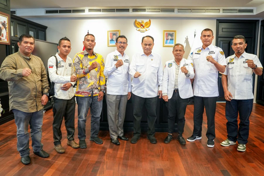 Zulfahrianto ketua dpd apdesi provinsi riau di undang langsung menteri koperasi dan ukm ke jakarta